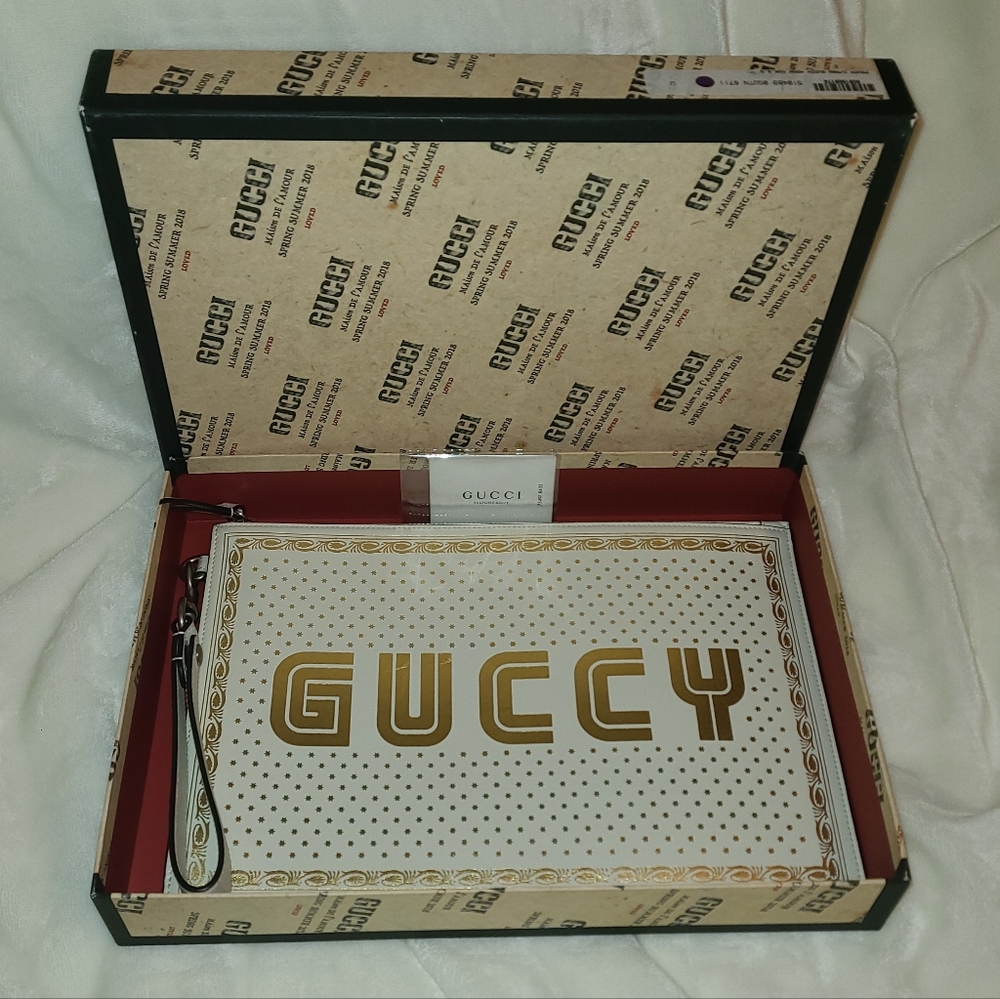 Authentic Gucci Guccy Becchin Amore Gold Clutch Wristlet Sega Limited Edition